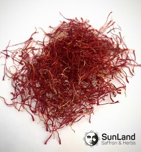 ✅ Saffron Price in Spain (2025): A Complete & Reliable Procurement Guide 4 “Natural Loose Pushali saffron with air-dried, curled threads, a traditional and aromatic form valued in Spain.